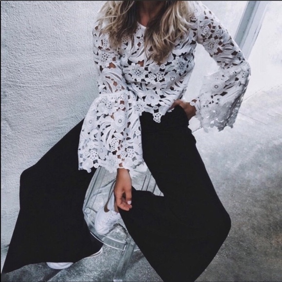 Gorgeous Cotton Crochet Detailed Blouse Red - Picture 3 of 3